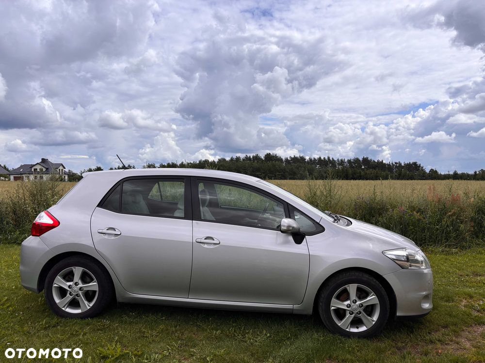 Toyota Auris - 1