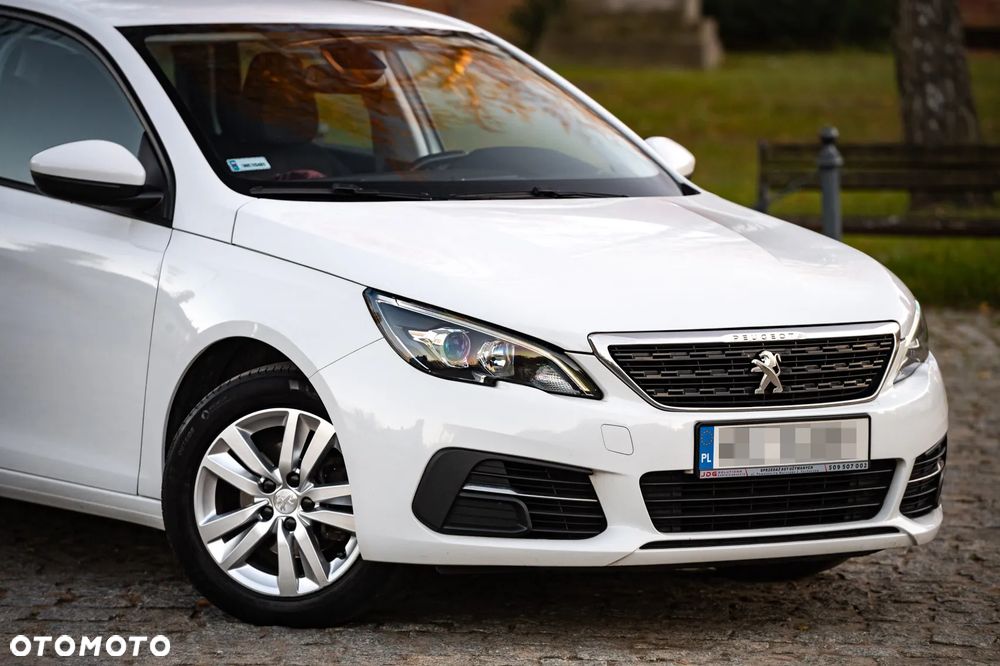 Peugeot 308 - 8