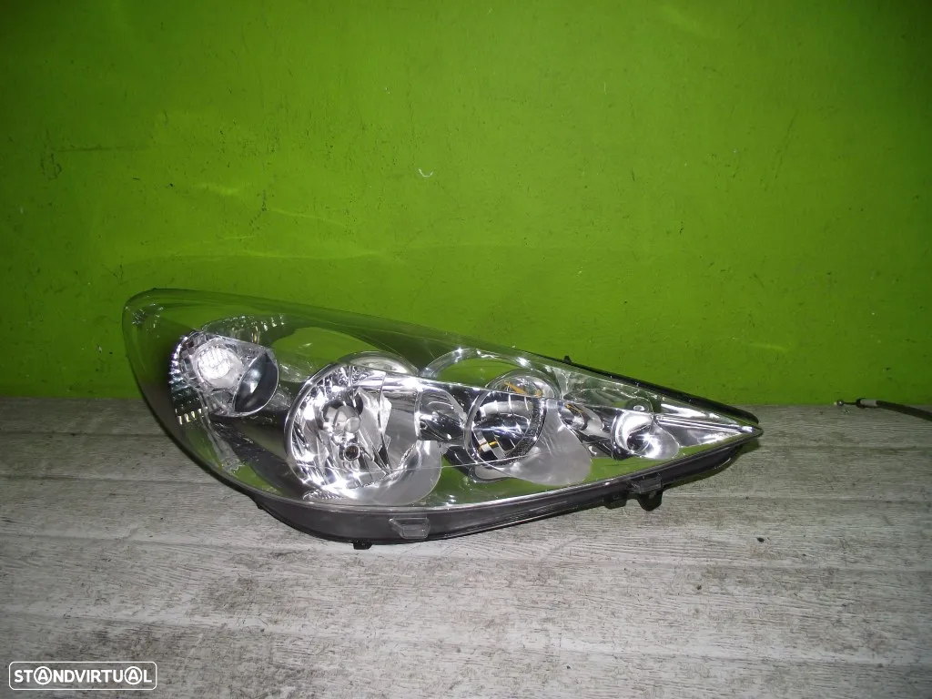 Farol Direito Peugeot 206 Plus - 2009 / 2024 - 2
