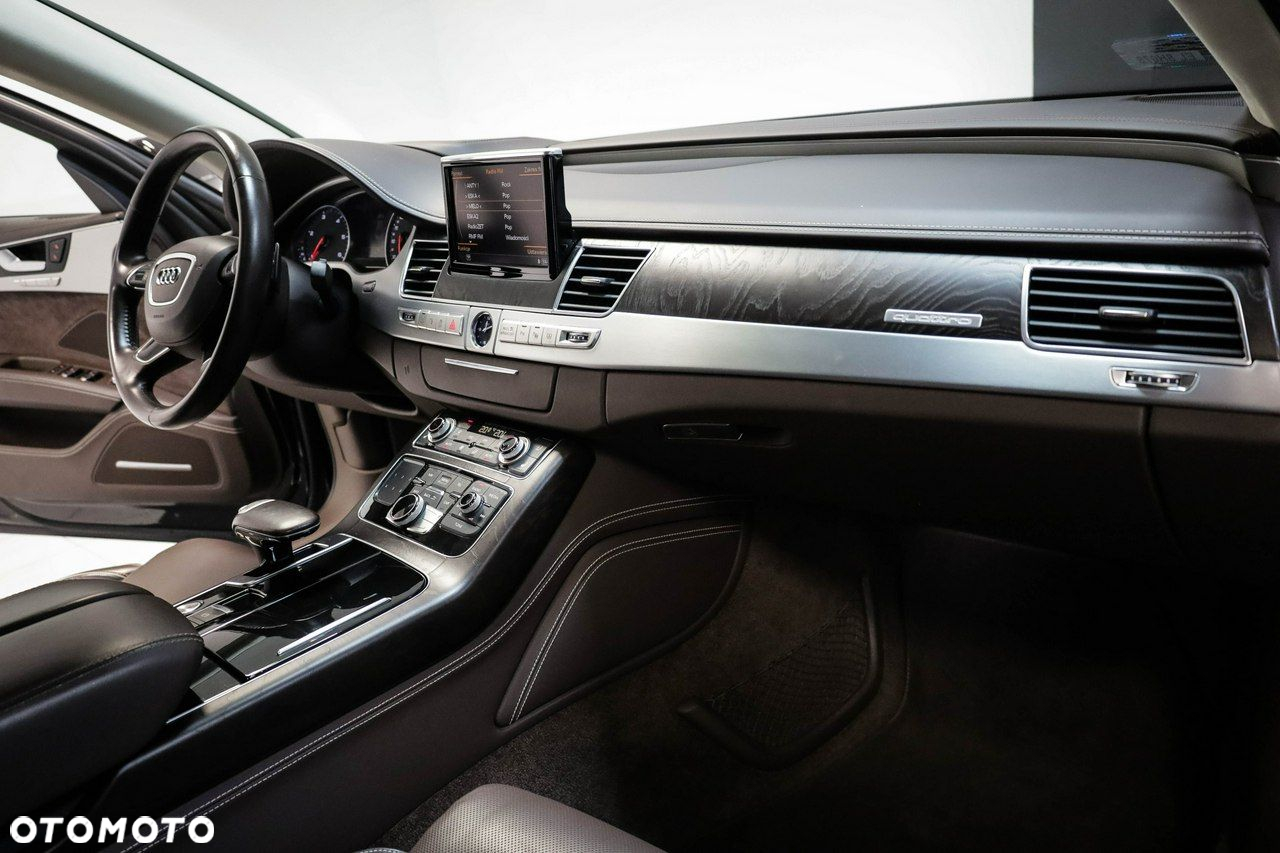 Audi A8 - 30