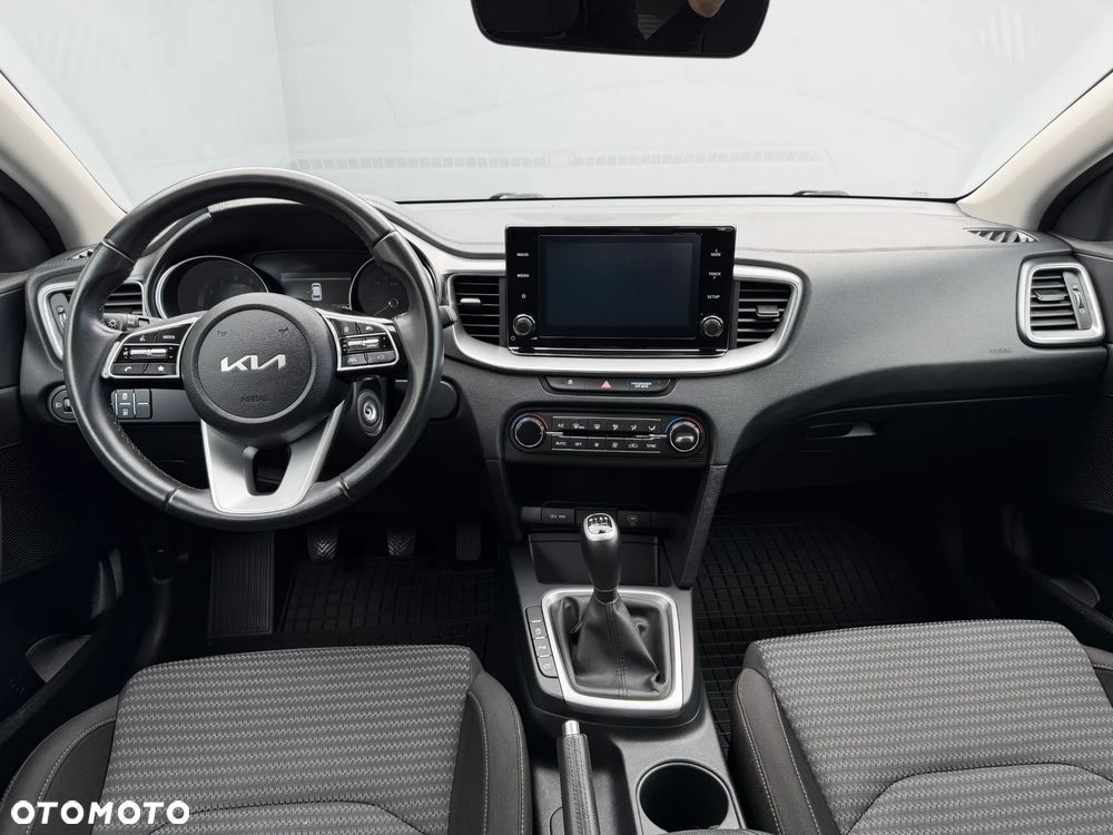 Kia Ceed 1.5 T-GDI M - 26