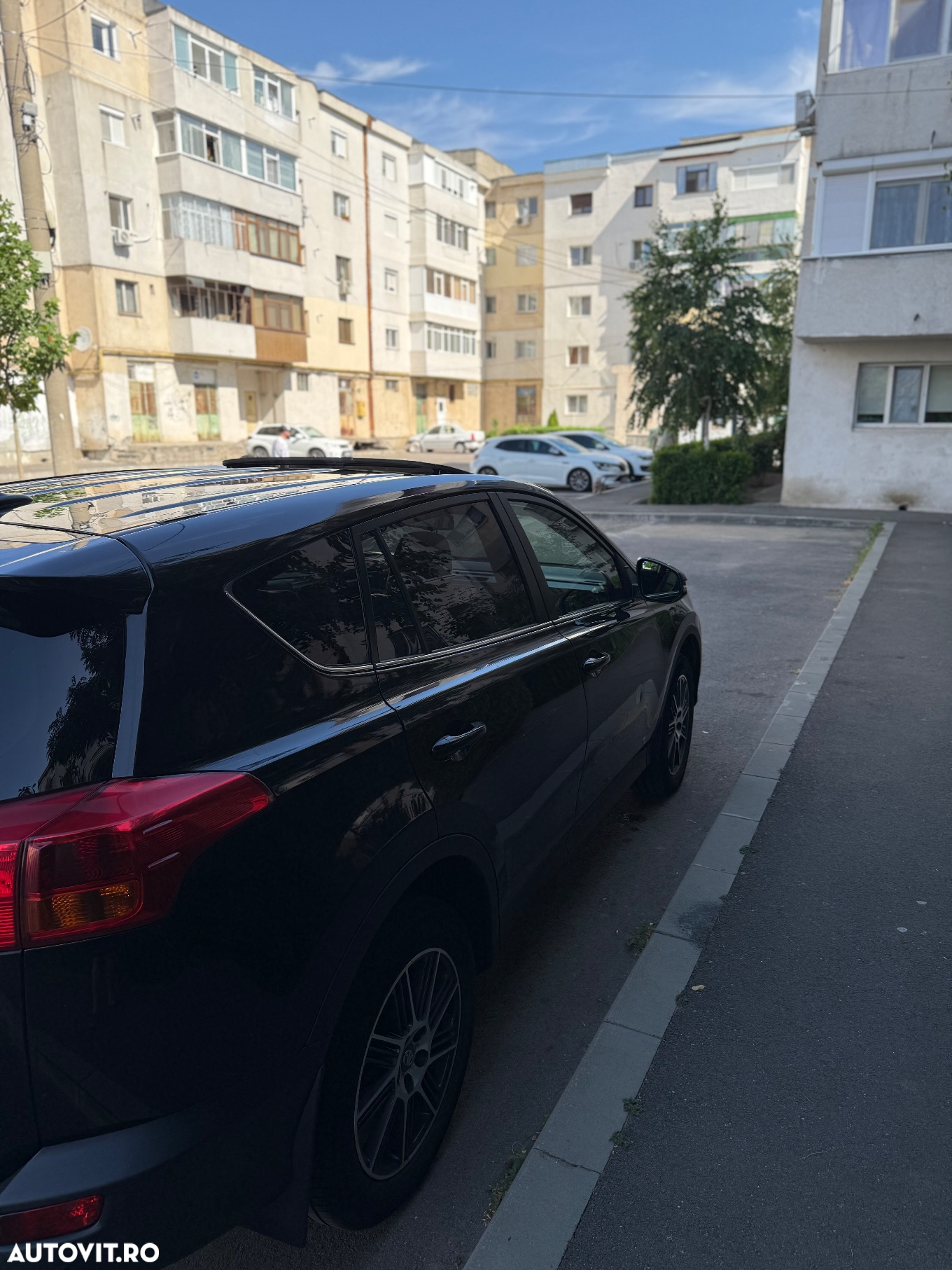 Toyota RAV4 2.2 D-4CAT 4WD Aut Luxury - 4