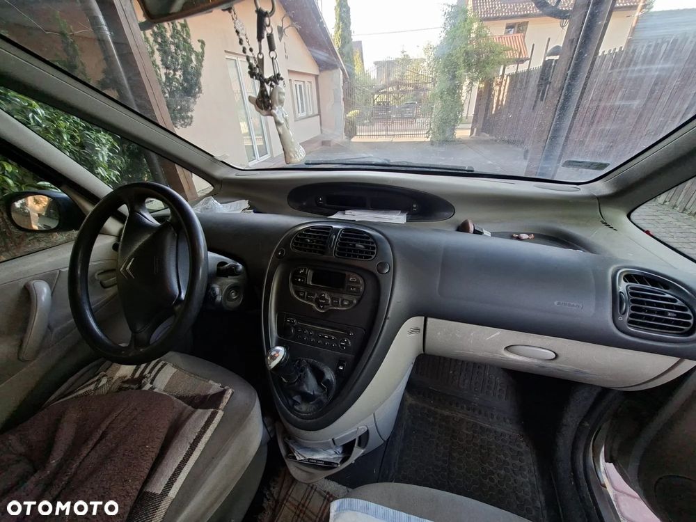 Citroën Xsara Picasso 1.8i Prestige - 8