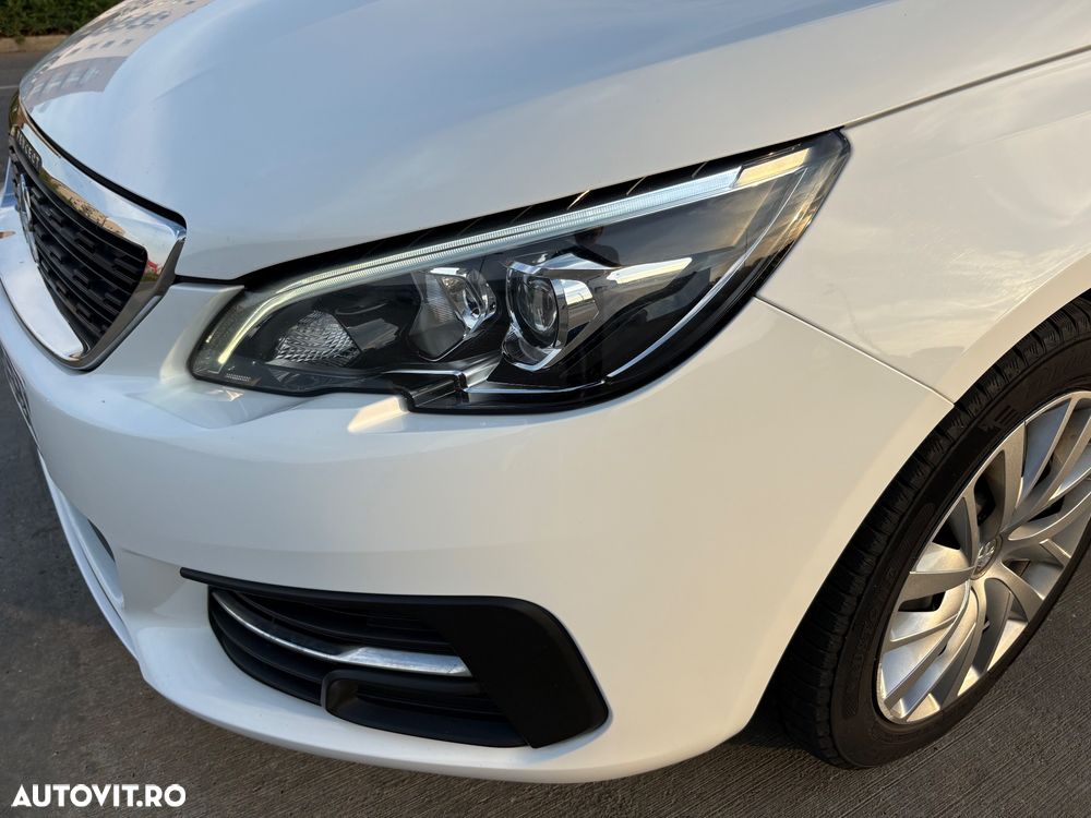 Peugeot 308 - 25