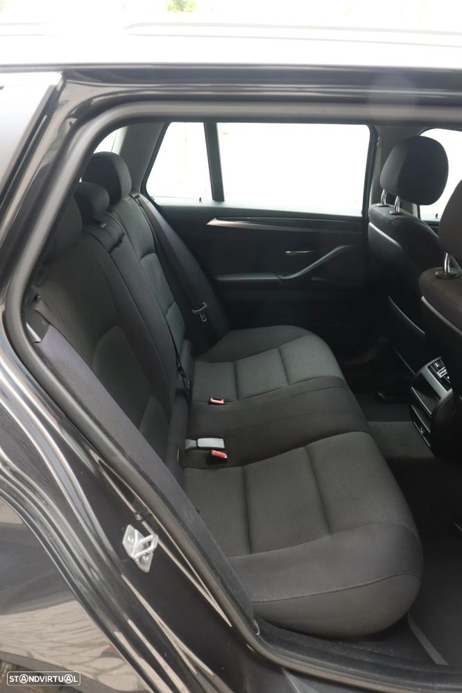 BMW 520 d Auto - 13