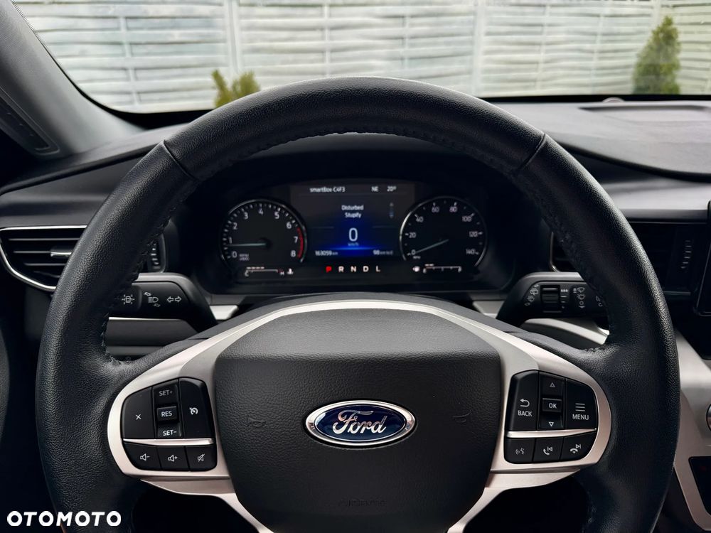 Ford Explorer - 16