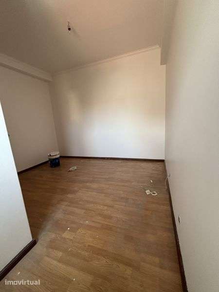 Arrendamento t2sem elevador e sem garagem - Grande imagem: 2/9