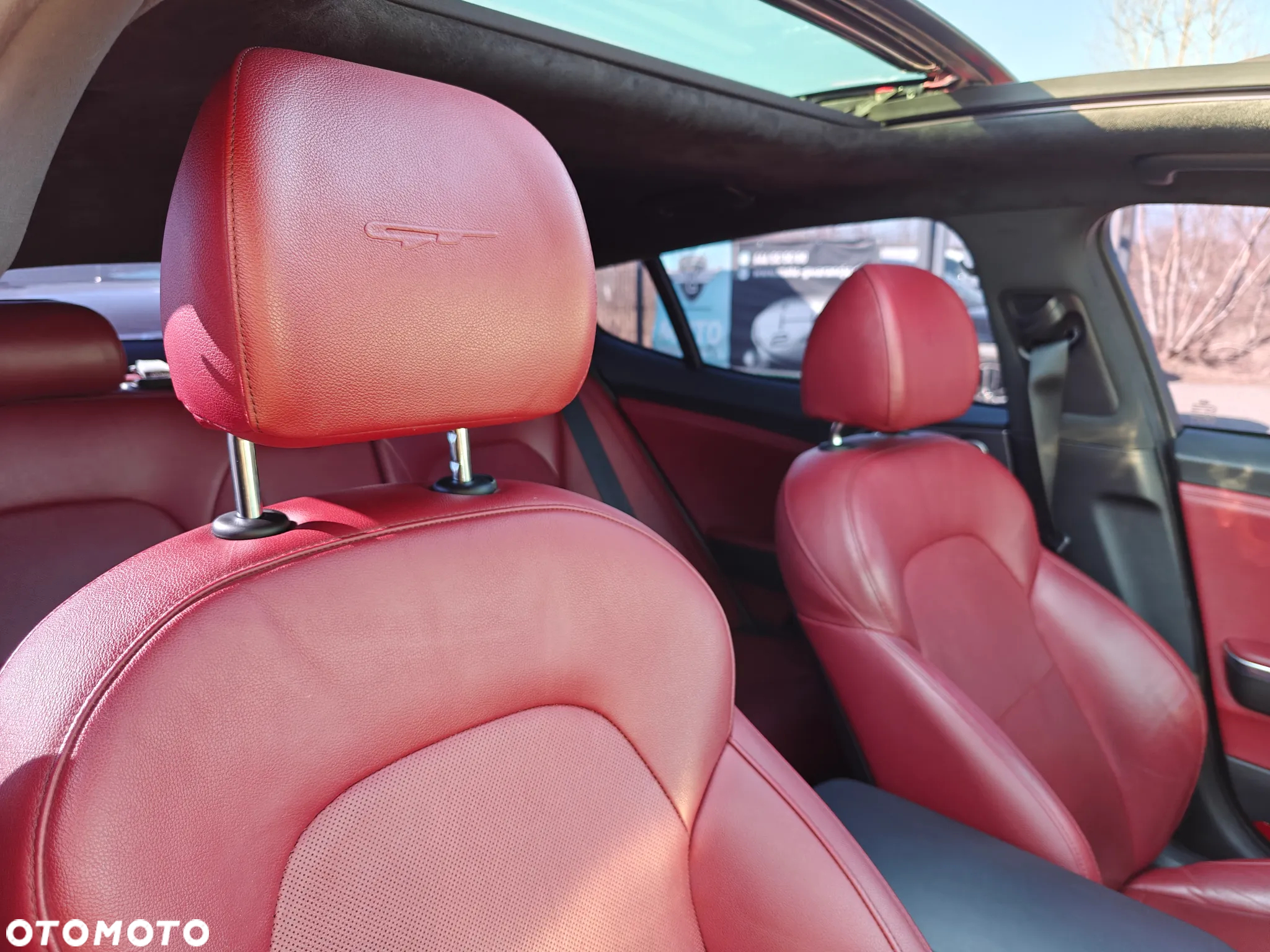 Kia Stinger - 16
