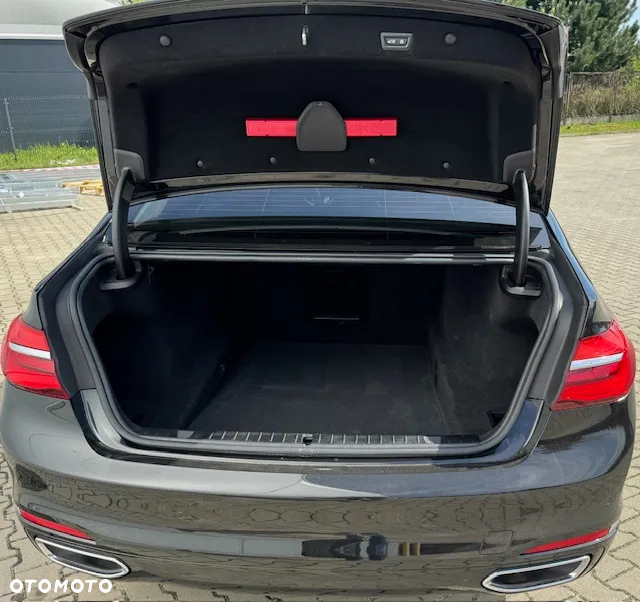BMW Seria 7 750d xDrive - 9