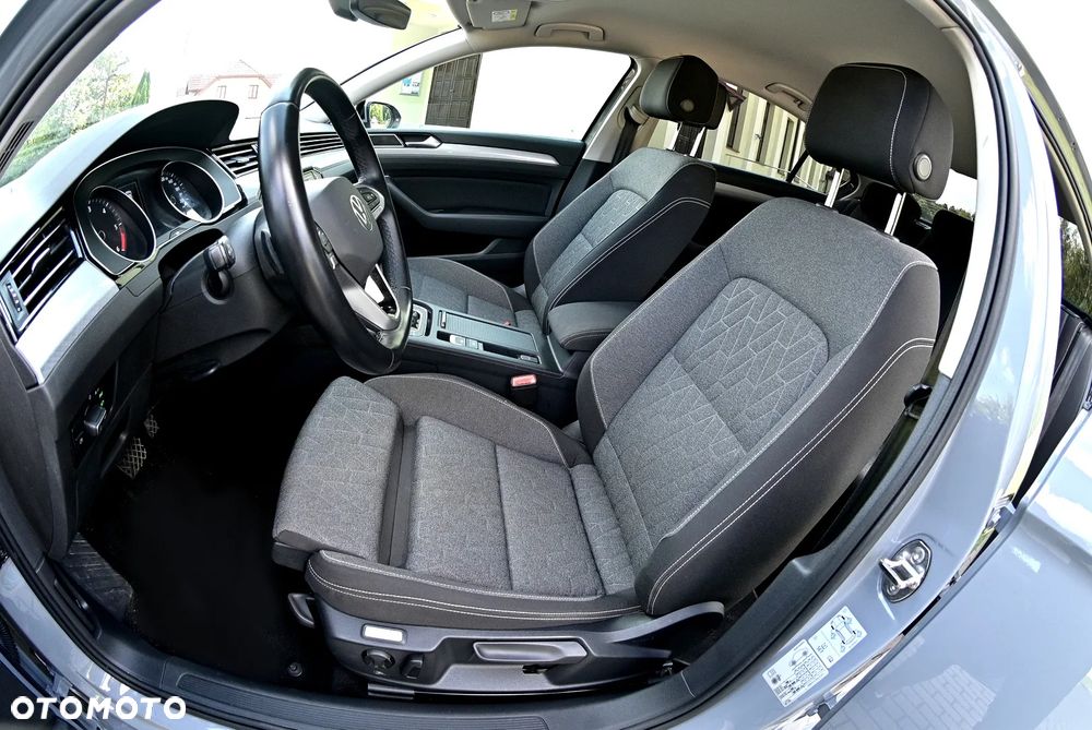Volkswagen Passat 2.0 TDI EVO Business DSG - 17