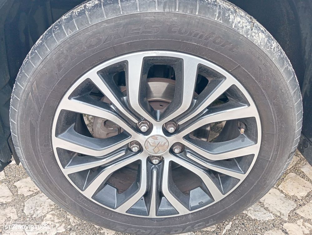 Mitsubishi Outlander 2.2 DI-D Intense - 5