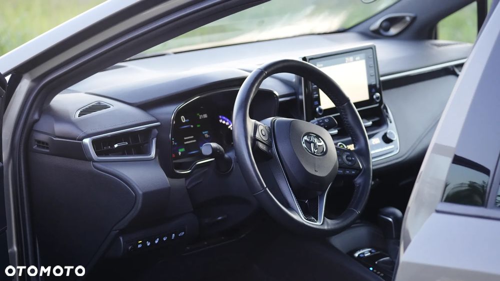 Toyota Corolla 2.0 Hybrid Executive - 9