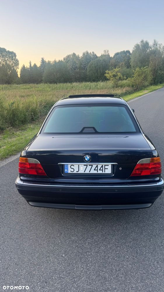 BMW Seria 7 740i - 7