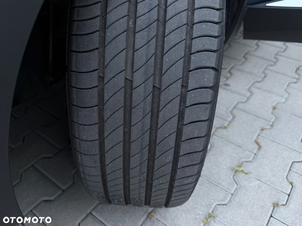 Peugeot 3008 1.6 PureTech HYbrid Allure S&S EAT8 - 26
