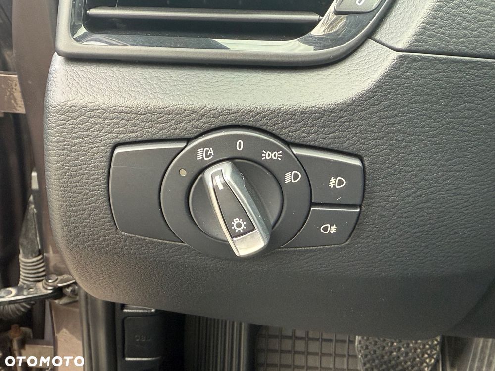 BMW X1 sDrive18d - 14