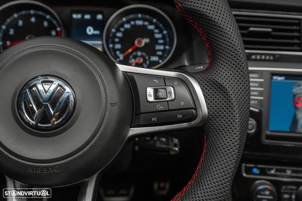 VW Golf GTI Performance BlueMotion DSG - 12
