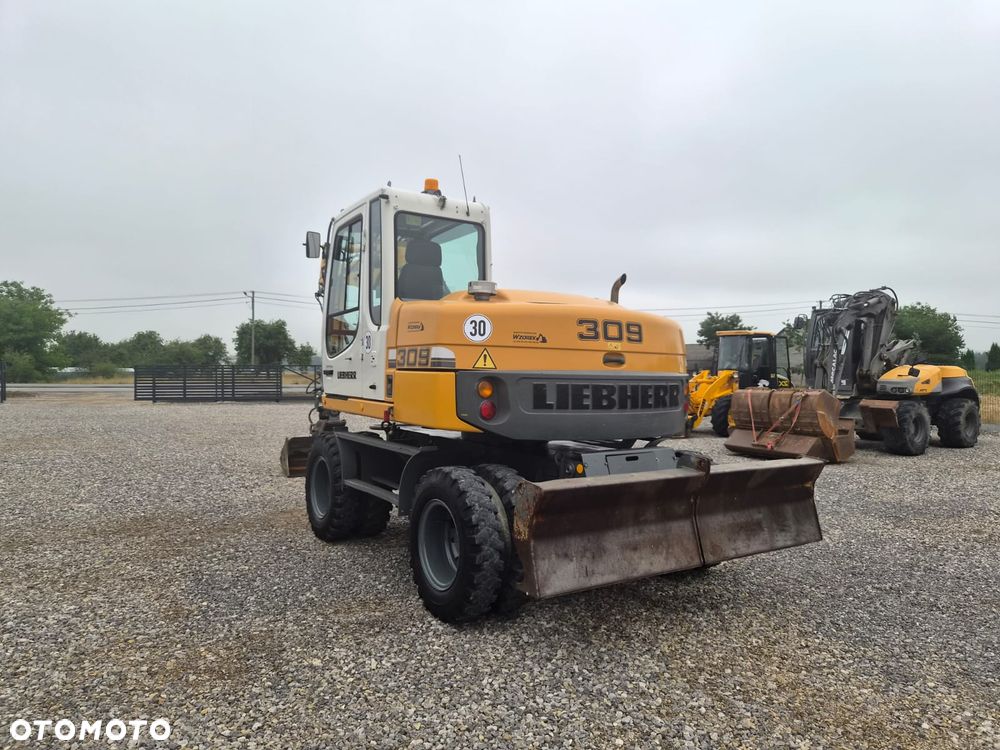 Liebherr A 309 Litronic - 12
