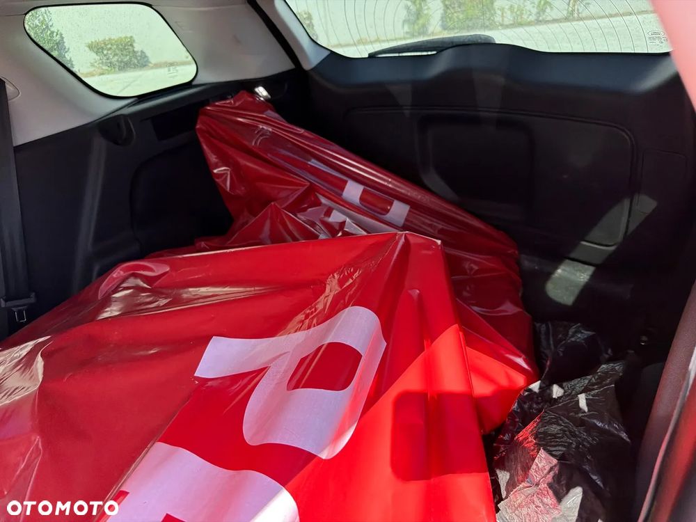 Land Rover Discovery Sport - 36