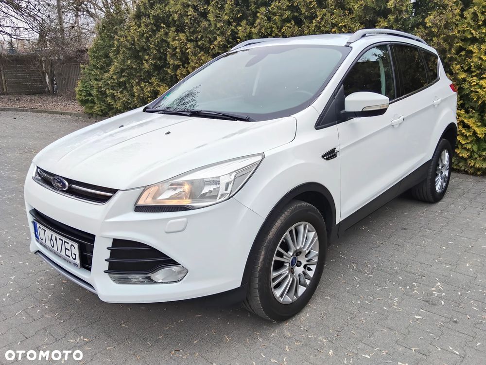 Ford Kuga 1.6 EcoBoost 2x4 Titanium - 2