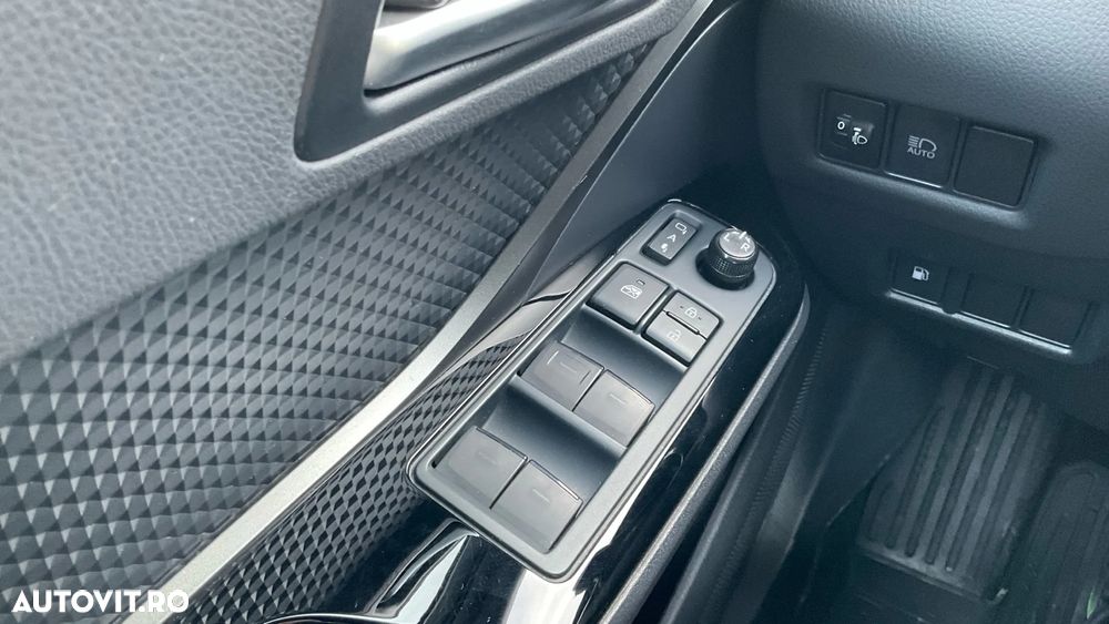 Toyota C-HR 2.0 HSD 184 CP 4x2 CVT C-ult Style bi-tone - 29