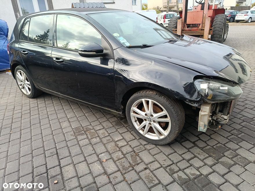 Volkswagen Golf - 1