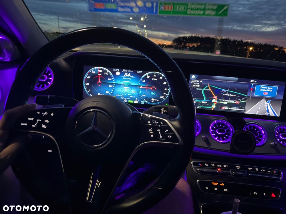 Mercedes-Benz Klasa E 300 9G-TRONIC Night Edition - 37