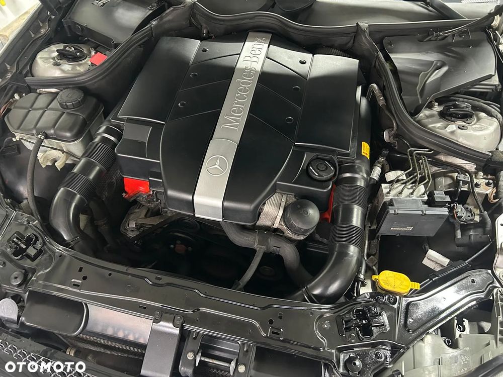 Mercedes-Benz CLK - 12