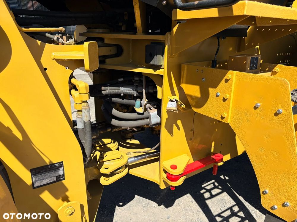 Caterpillar 930M - 22