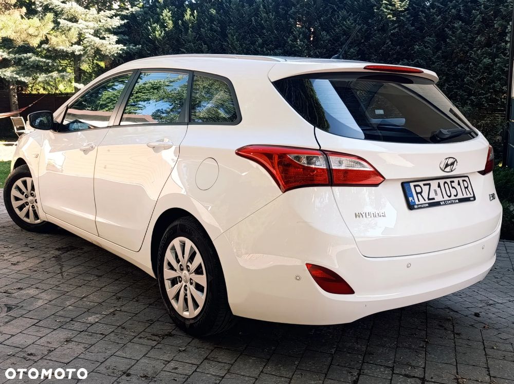 Hyundai i30 1.6 GDI BlueDrive Classic + - 8