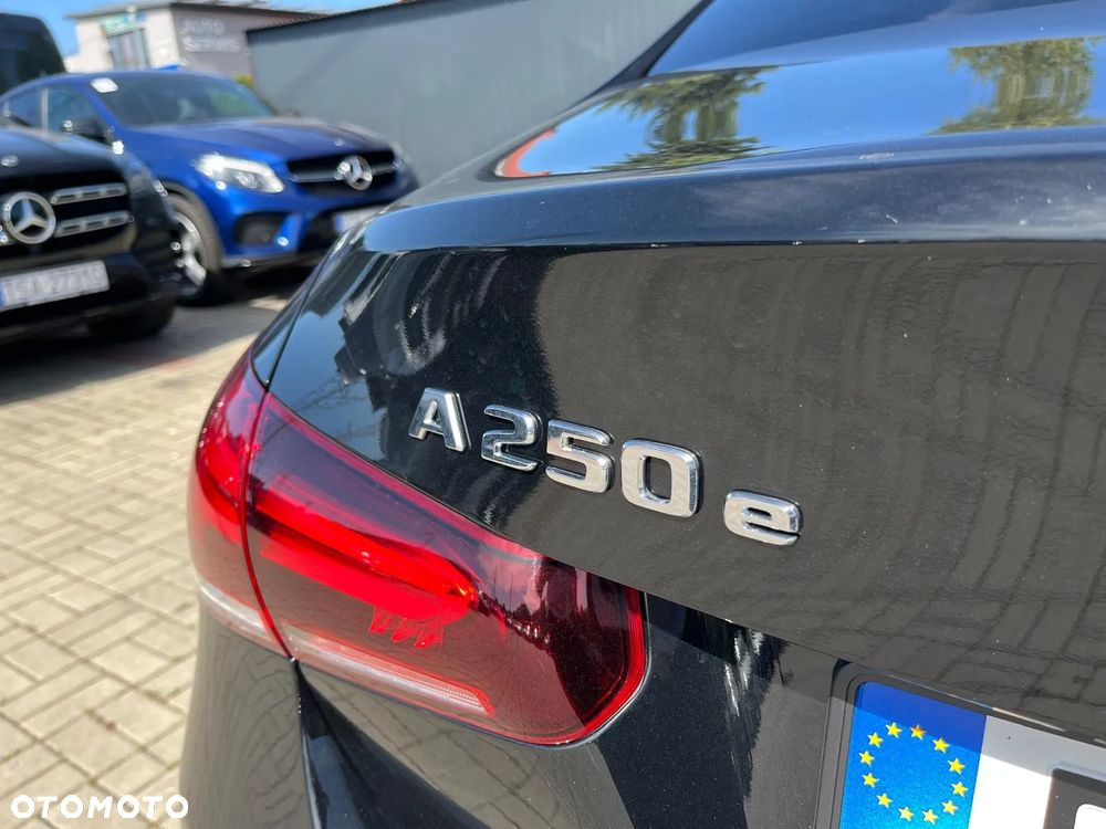 Mercedes-Benz Klasa A 250 e PHEV AMG Line 8G-DCT - 8