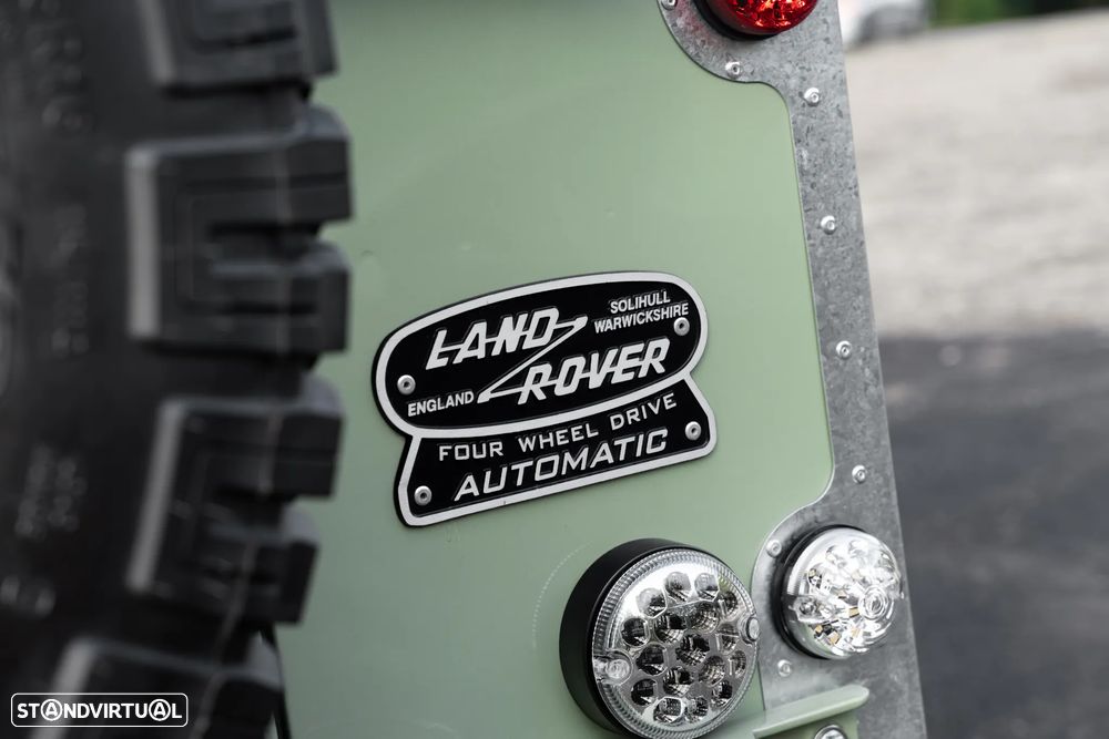 Land Rover Defender - 10