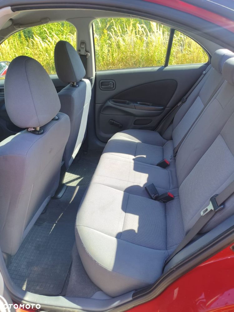 Nissan Almera - 6