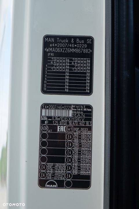MAN TGX 18.470 4x2 BLS / XLX / STANDARD / EURO 6 / AUTOMAT / RETARDER / KLIMATYZACJA POSTOJOWA / LODÓWKA / 2 ZBIORNIKI - 33