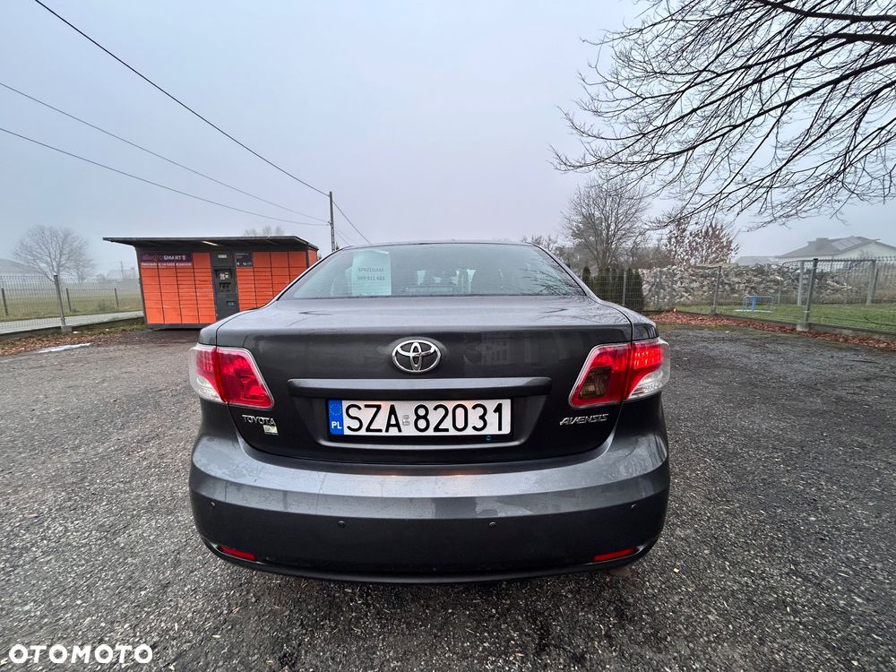 Toyota Avensis 2.0 D-4D Premium - 9
