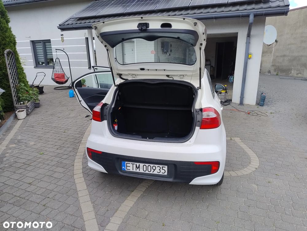 Kia Rio - 4