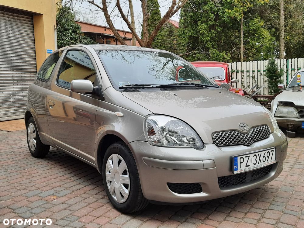 Toyota Yaris - 10