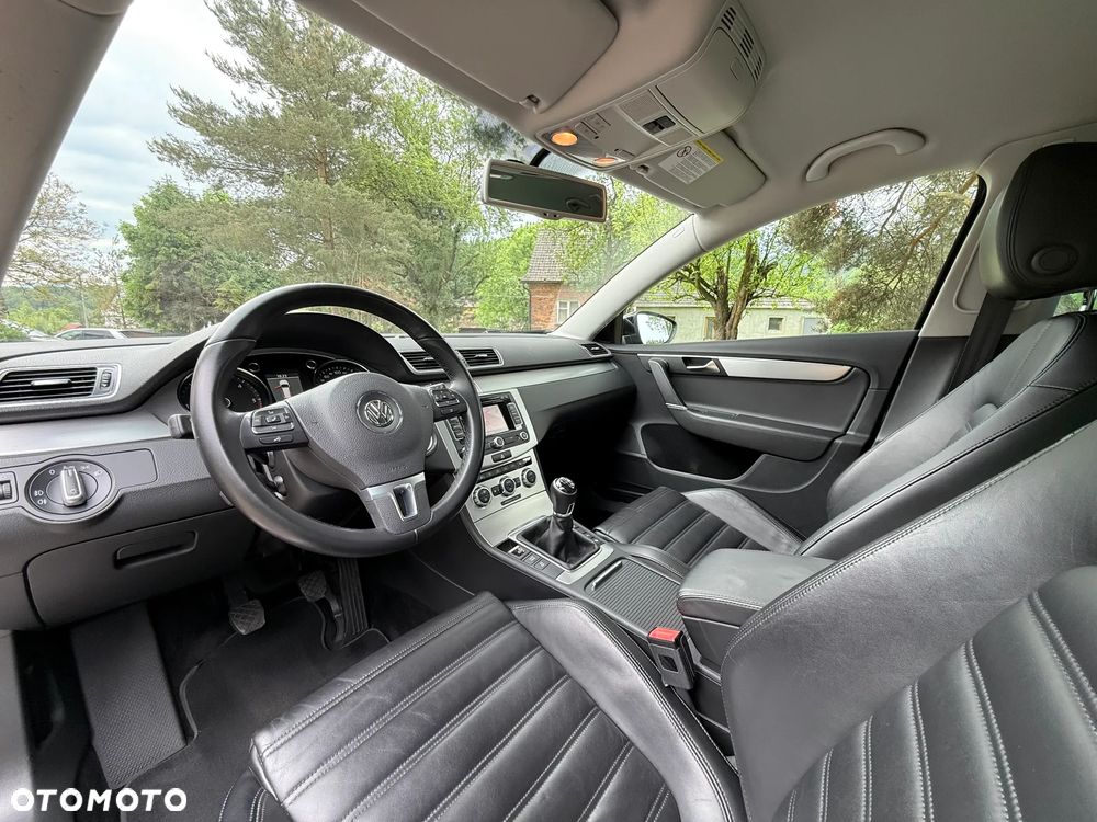 Volkswagen Passat Variant 2.0 Blue TDI SCR Highline - 17