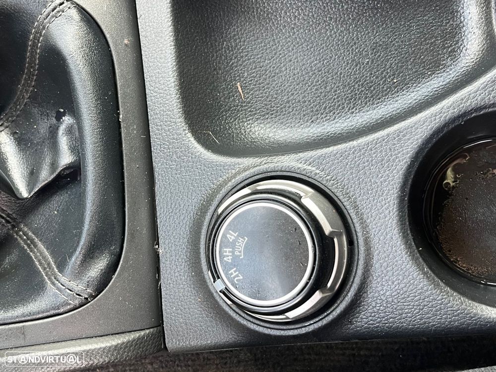 Mitsubishi L200 2.4 DI-D Club Invite CC 4WD - 9