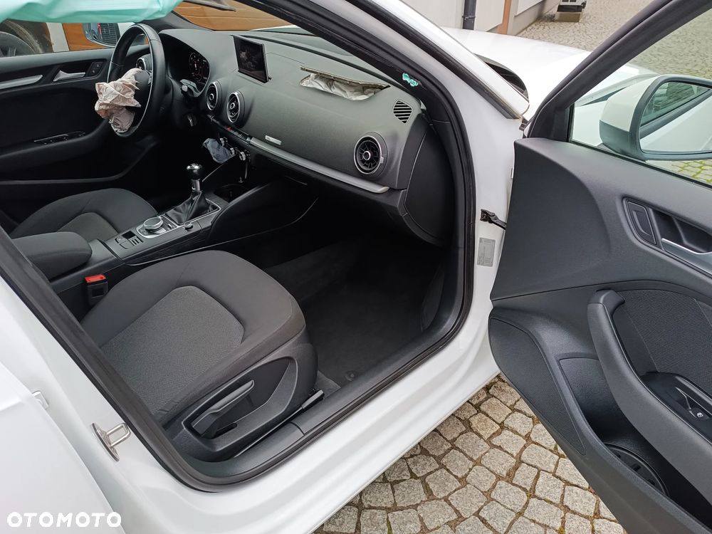 Audi A3 Sportback 2.0 TDI - 10