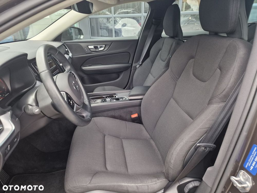 Volvo V60 Cross Country - 11