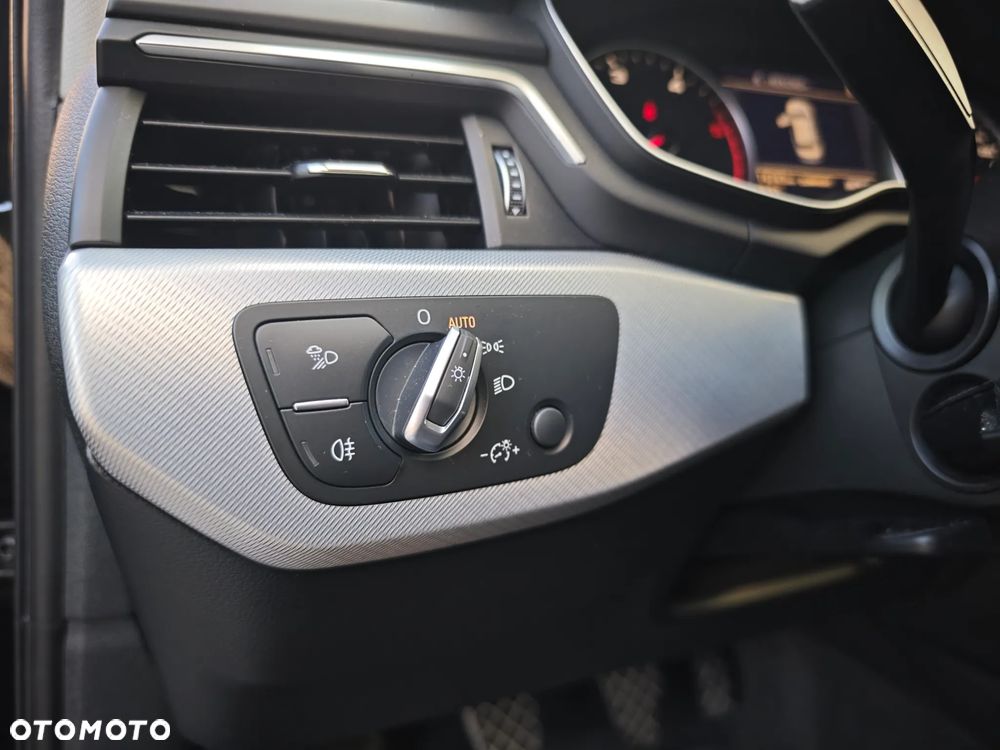 Audi A4 Avant 2.0 TDI design - 32