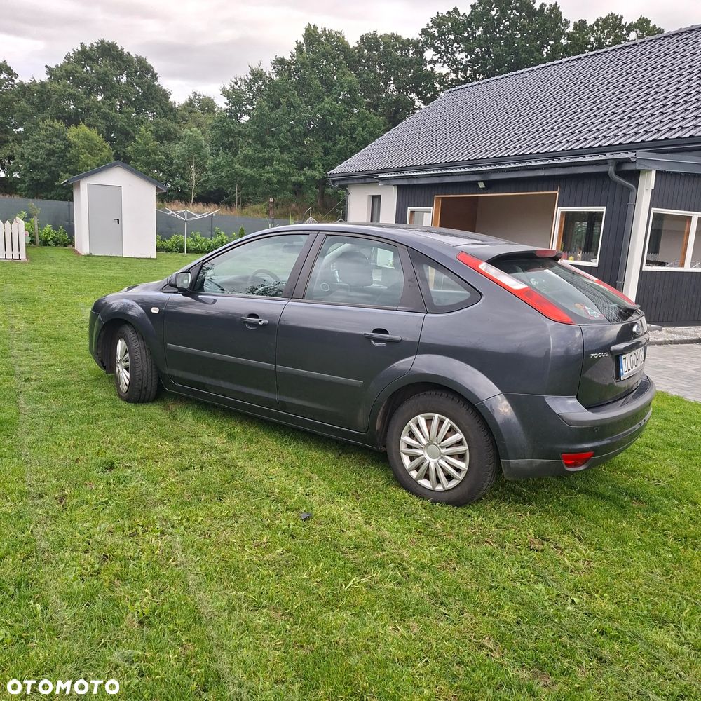 Ford Focus 1.6 Ambiente - 12