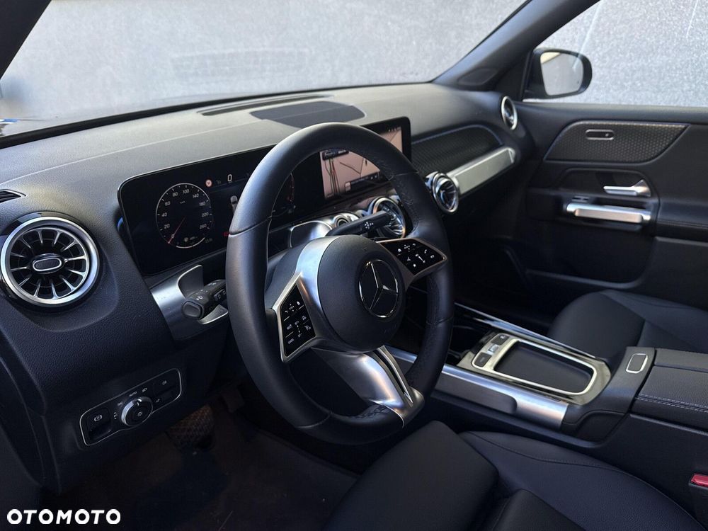Mercedes-Benz GLB - 13