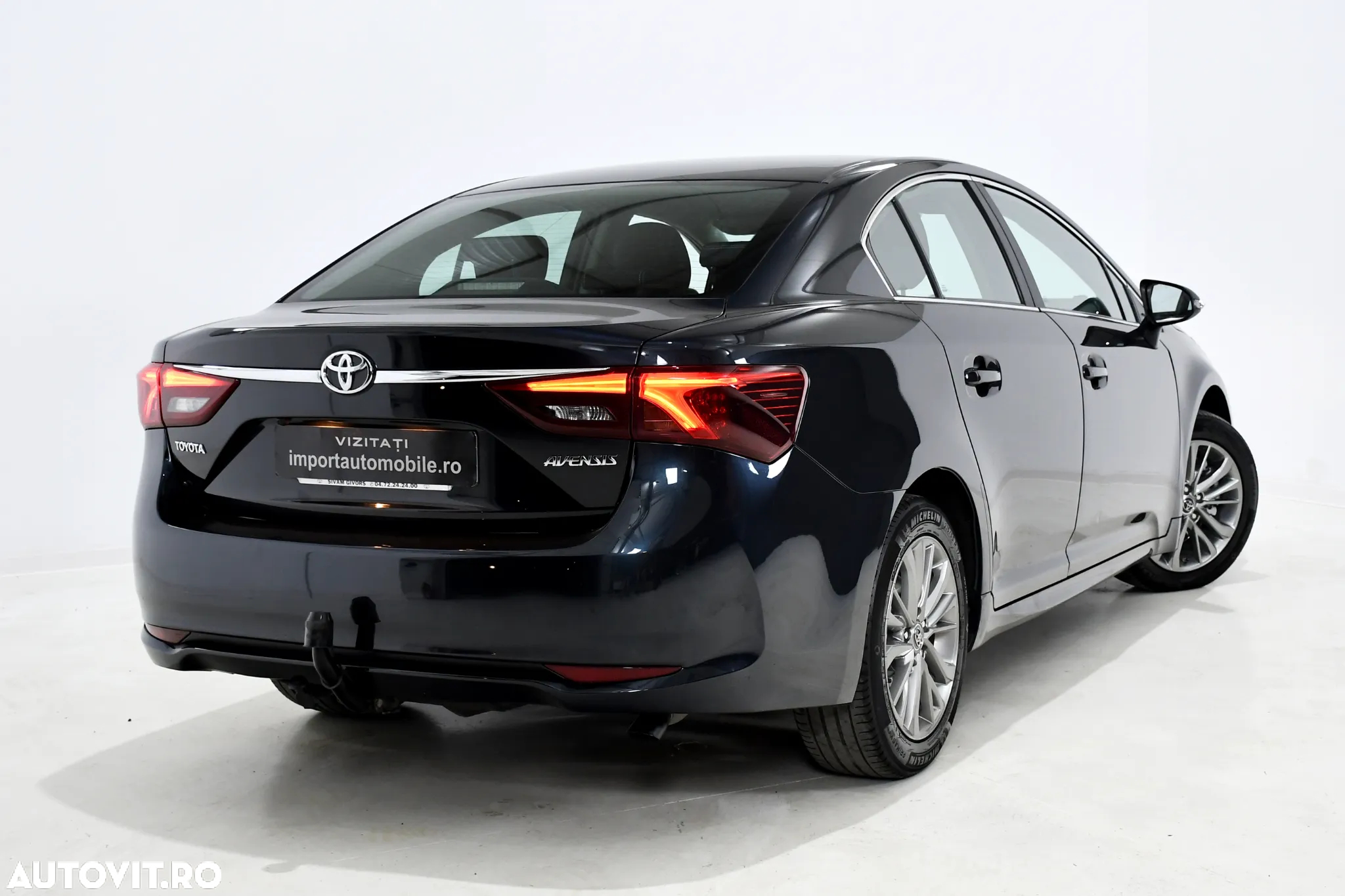 Toyota Avensis 2.0 D-4D Executive - 12