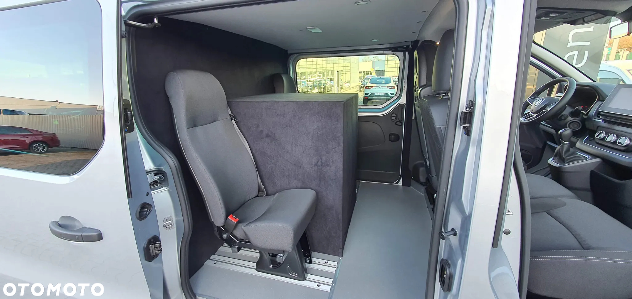 Renault Trafic - 10