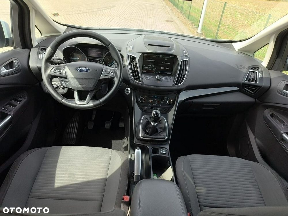 Ford Grand C-MAX - 11