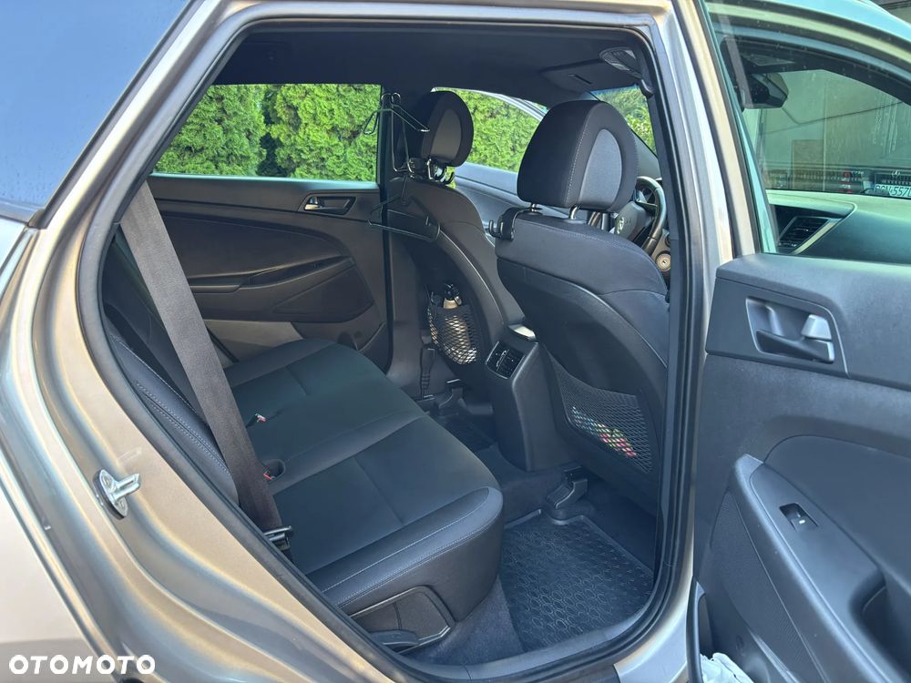 Hyundai Tucson 1.6 GDI BlueDrive GO 2WD - 10
