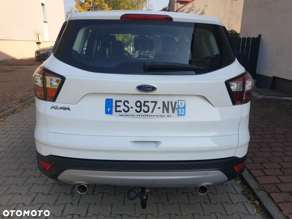 Ford Kuga 2.0 TDCi 2x4 Titanium - 16