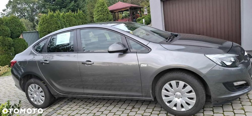 Opel Astra IV 1.6 Essentia EU6 - 12