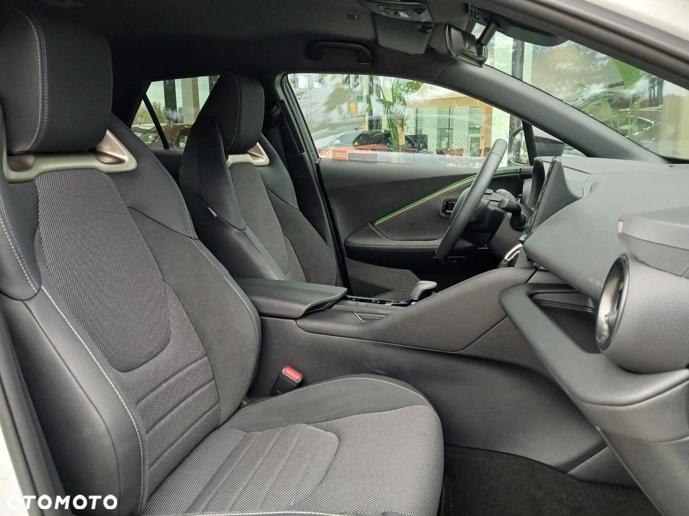 Toyota C-HR 2.0 Hybrid Dynamic Force Executive - 26